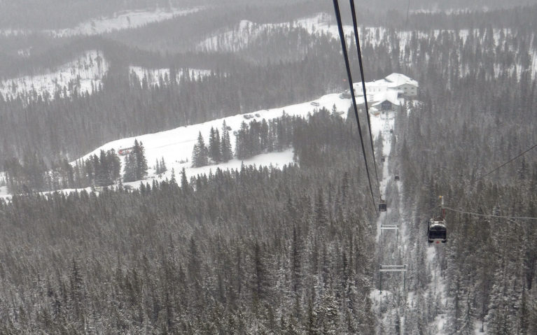 The Cable Car to Sulphur Mountain :: I've Been Bit! A Travel Blog