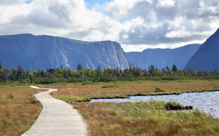 Along the Boardwalk of Western Brook Pond :: I've Been Bit! A Travel Blog 