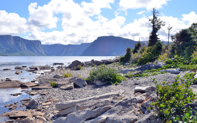 Along the Shore of Western Brook Pond :: I've Been Bit! A Travel Blog 