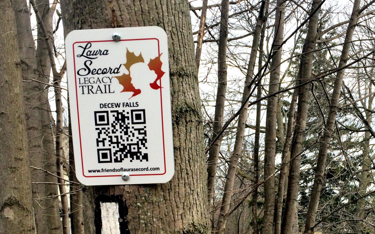Image of Sign Marking the Laura Secord Legacy Trail :: I've Been Bit! Travel Blog