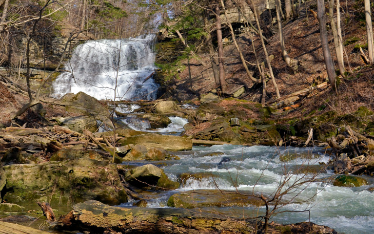 Lower DeCew Falls from Downstream :: I've Been Bit! A Travel Blog