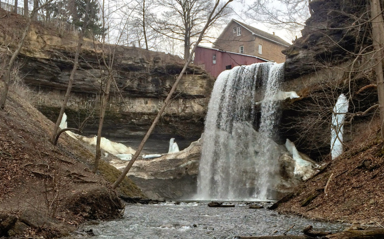 View of Upper Decew Falls From the Base :: I've Been Bit! A Travel Blog 