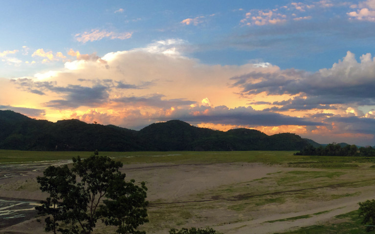 Sunset over the Barren Lands - Mt Pinatubo Tour :: I've Been Bit! A Travel Blog