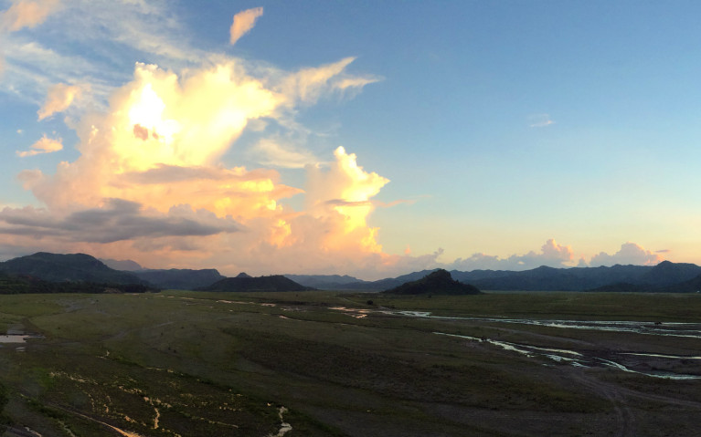 Sunset over the Barren Lands - Mt Pinatubo Tour :: I've Been Bit! A Travel Blog