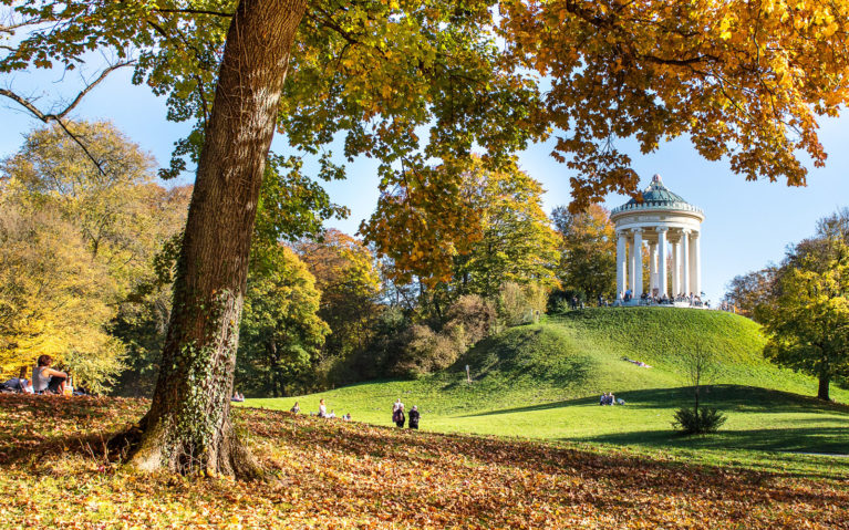 Munich's Englischer Garten in Autumn :: I've Been Bit! A Travel Blog