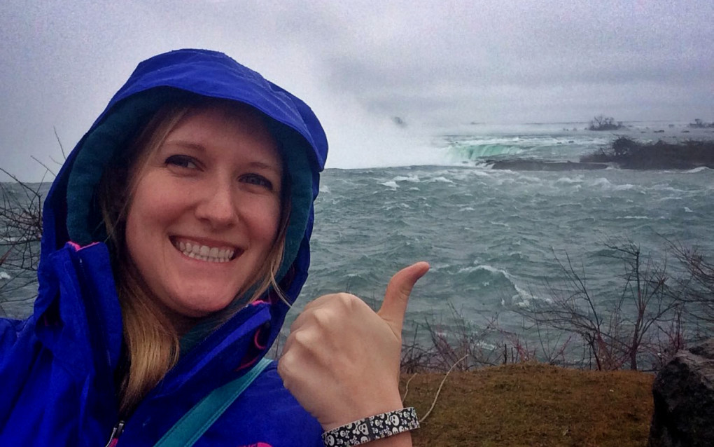 I've Been Bit Lindsay Selfie Niagara Falls