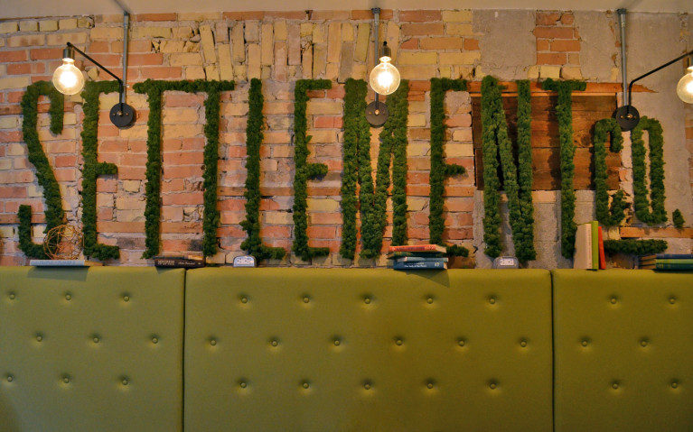 Living Wall in Settlement Co Uptown Waterloo :: I've Been Bit! A Travel Blog
