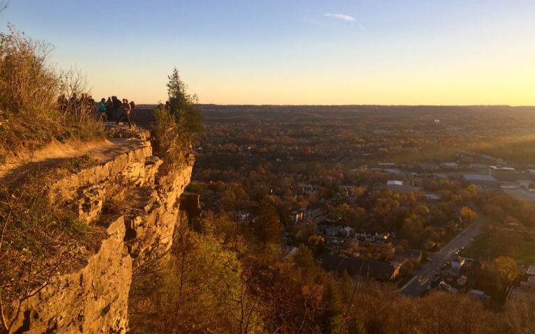 Sunset Over Dundas Peak in Hamilton, Ontario :: I've Been Bit! Travel Blog