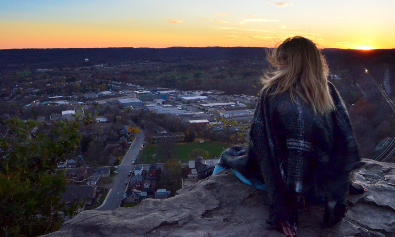 Enjoying the view from Dundas Peak :: I've Been Bit! A Travel Blog