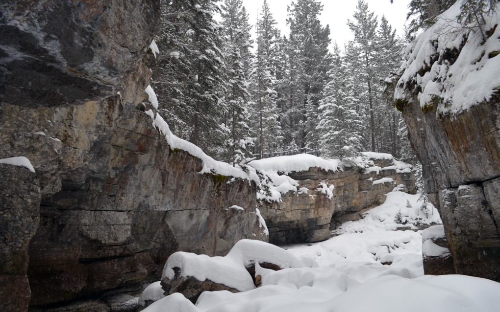 Seeing Maligne Canyon frozen with snow on the canyon floor is definitely a Canada bucket list item in my opinion! :: I've Been Bit! Travel Blog