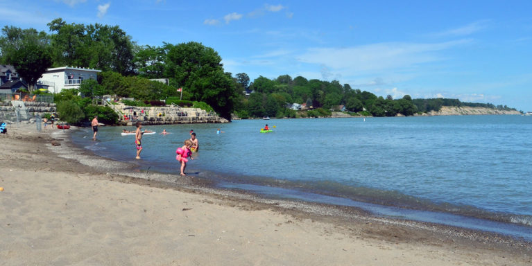 Kids playing in the water at Little Beach near Port Stanley London Ontario :: I've Been Bit! Travel Blog