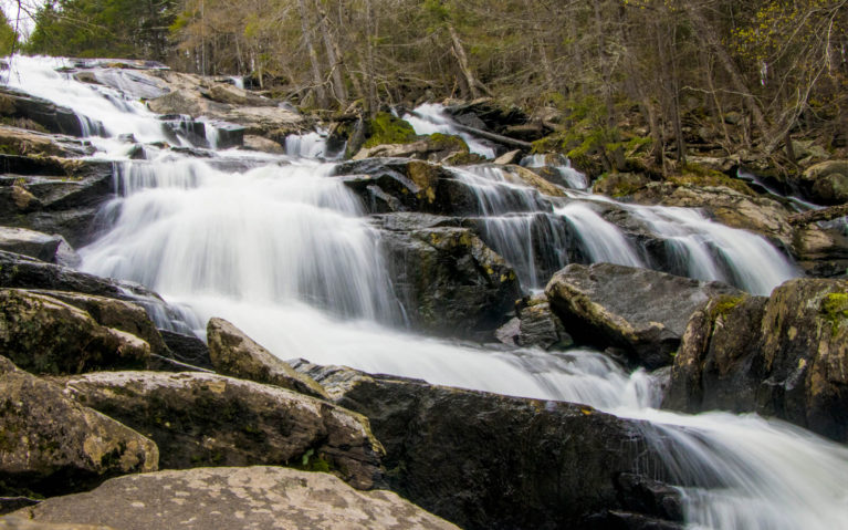 Shot of Glendale Falls from the Base of the Trail :: I've Been Bit! Travel Blog