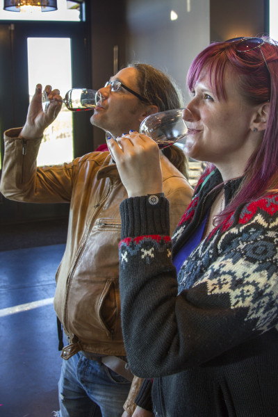 Robin and Lindsay enjoying some wine at Coffin Ridge Winery :: I've Been Bit! A Travel Blog