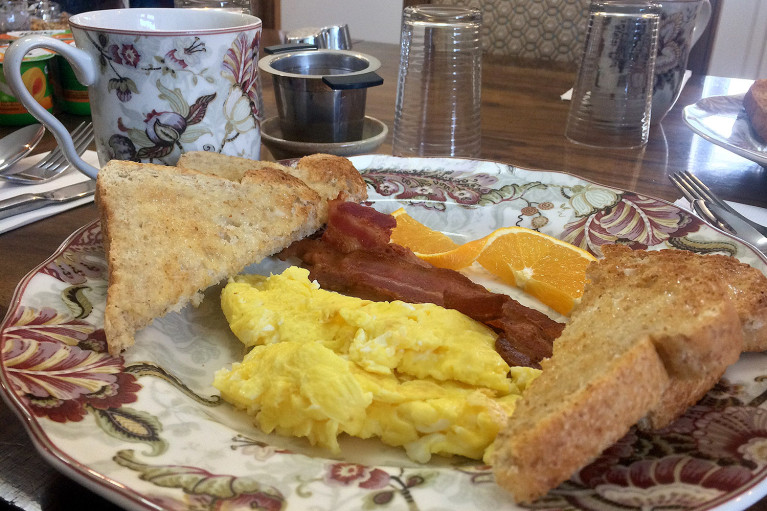 Breakfast at Honeycomb B&B, Manitoba Road Trip - 7 Days of Canadian Prairie Adventure :: I've Been Bit A Travel Blog