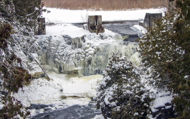 Rockwood Falls in Rockwood Conservation Area :: I've Been Bit! A Travel Blog