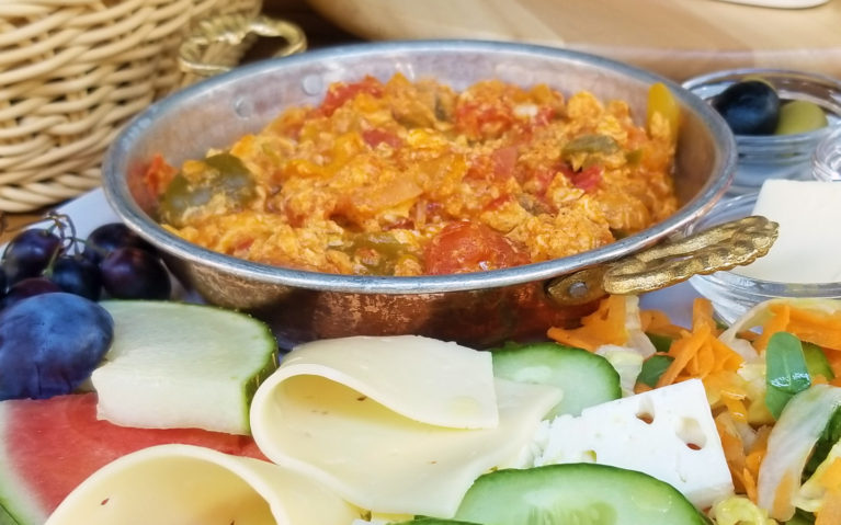 A typical Turkish breakfast? Menemen! :: I've Been Bit! A Travel Blog