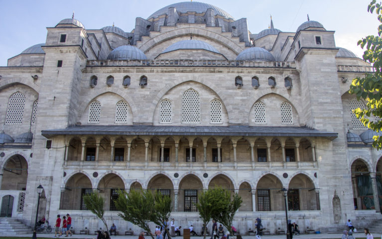 Admire the Mosques As You Take Trips Around Istanbul :: I've Been Bit! A Travel Blog