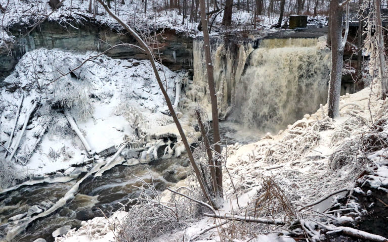 Smokey Hollow Falls, Hamilton in Winter :: I've Been Bit! A Travel Blog