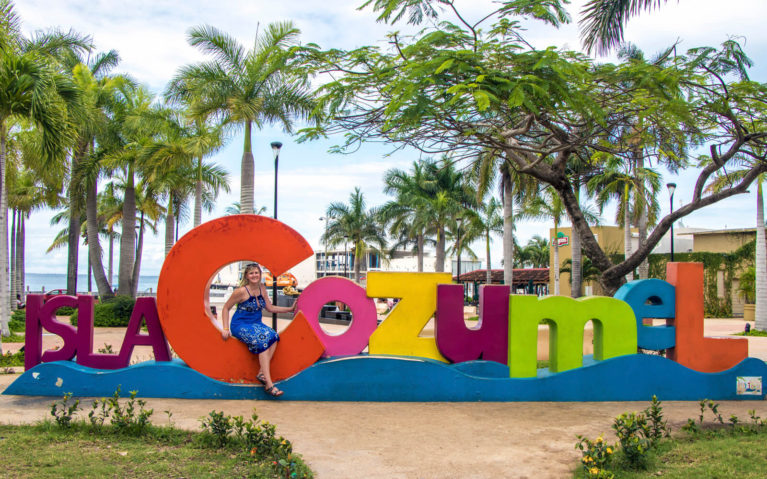 Lindsay Standing with the Cozumel Sign in Town :: I've Been Bit! A Travel Blog