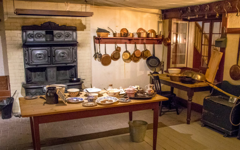 The Kitchen inside Dundurn Castle :: I've Been Bit! Travel Blog