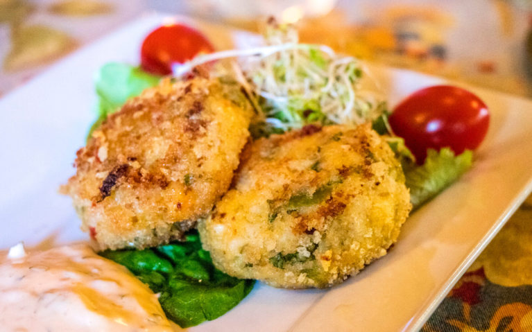 Crab Cakes at The School House Restaurant in Providence Bay Manitoulin Island :: I've Been Bit! Travel Blog