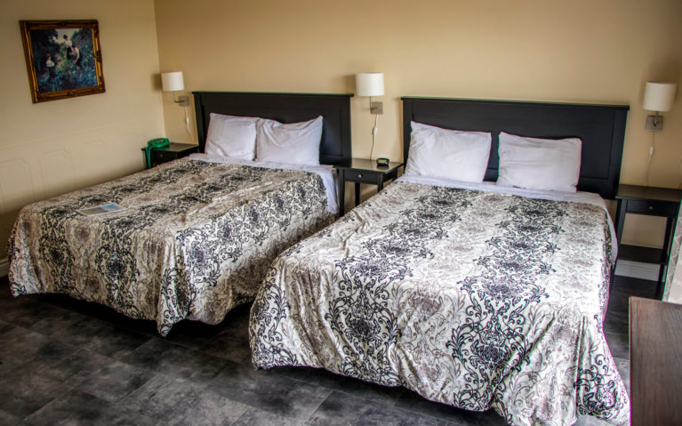 View of the Double Queen Bed at the Waterview on the Bay Resort, a Wiarton Hotel :: I've Been Bit! Travel Blog