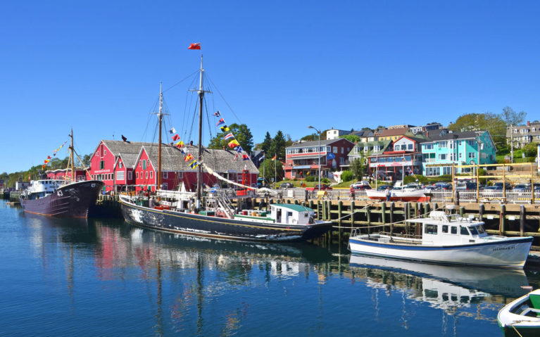 View of the Harbour in Lunenburg Nova Scotia :: I've Been Bit! Travel Blog