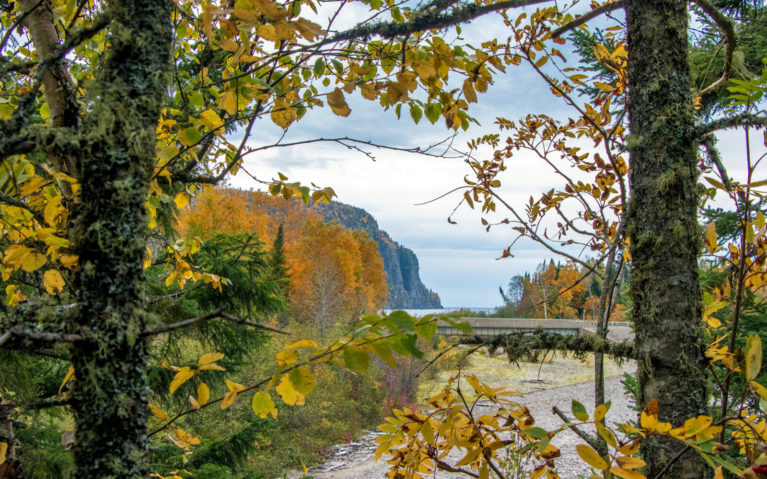 Fall Foliage At Old Woman Bay in Lake Superior Provincial Park :: I've Been Bit! Travel Blog