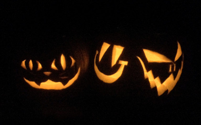 Pumpkins Carved and Lit Up at Night :: I've Been Bit! Travel Blog