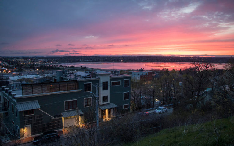 Sunset Views From Fort Sumner Park in Munjoy Hill Portland :: I've Been Bit! Travel Blog