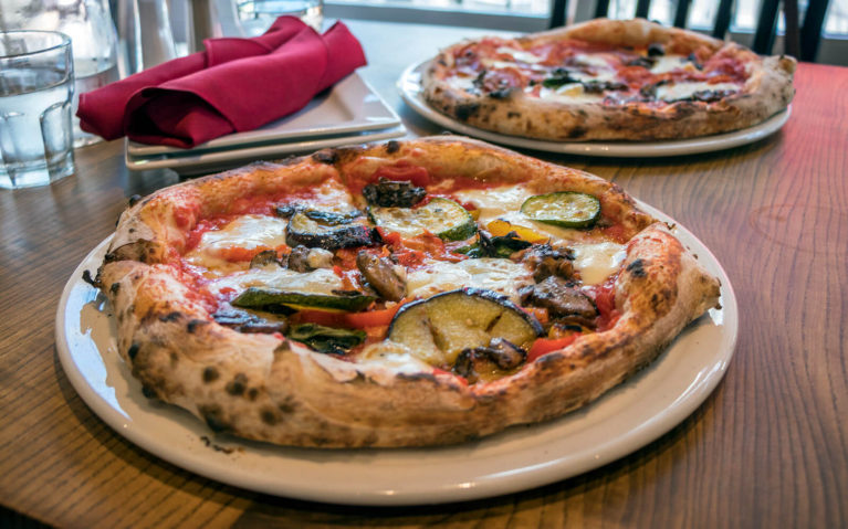 Vegetarian Pizza at La Cucina :: I've Been Bit! Travel Blog