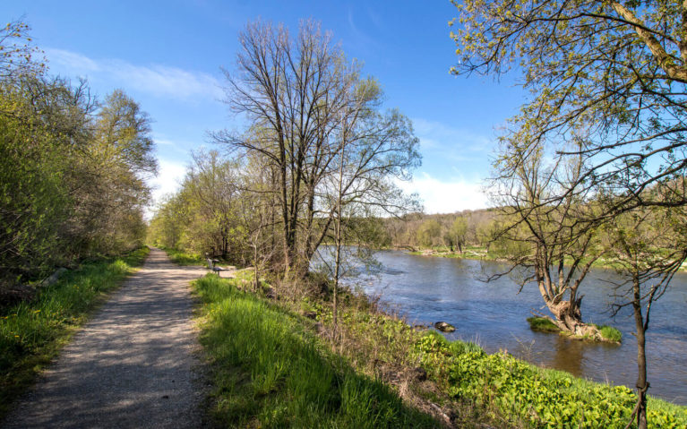 Views Along the Cambridge to Paris Rail Trail :: I've Been Bit! Travel Blog