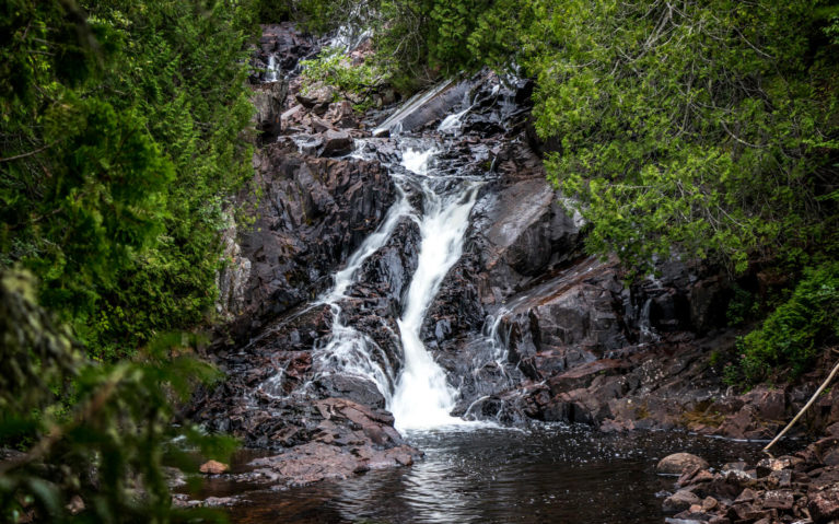 Rainbow Falls in Rainbow Falls Provincial Park :: I've Been Bit! Travel Blog