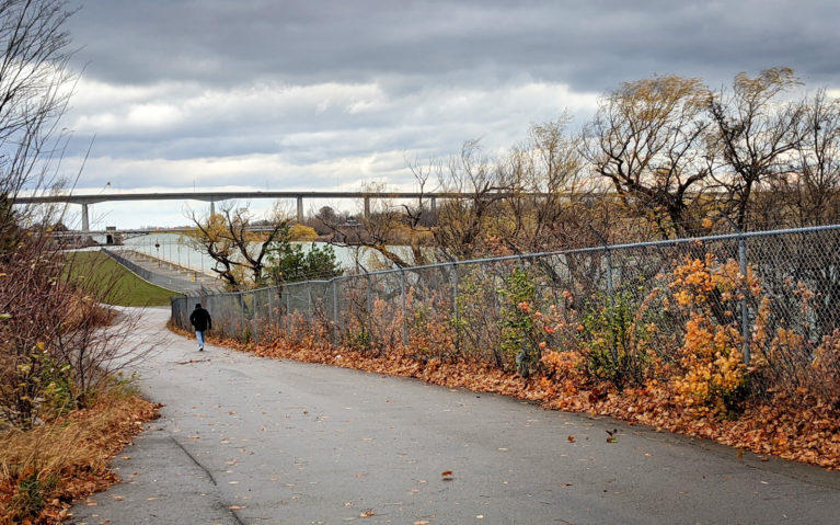 Views Along the Welland Canal Trail :: I've Been Bit! Travel Blog