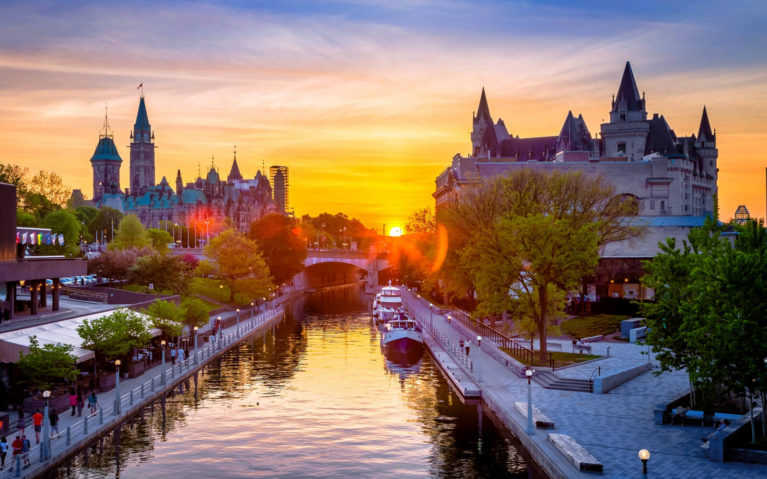 Ottawa at Sunset Along the Rideau Canal :: I've Been Bit! Travel Blog