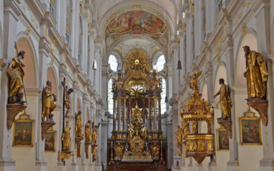 Inside the Peterskirche :: I've Been Bit! A Travel Blog