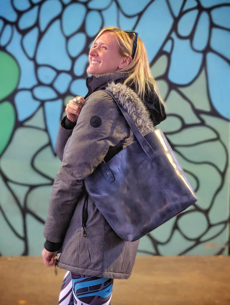 Lindsay with Galen Leather Bag :: I've Been Bit! Travel Blog