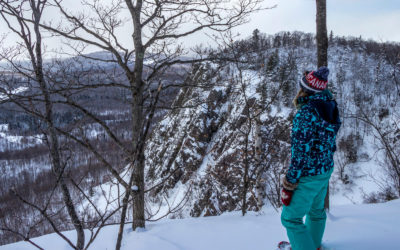 Lindsay Looking Out Over the Robertson Cliffs in Winter :: I've Been Bit! Travel Blog