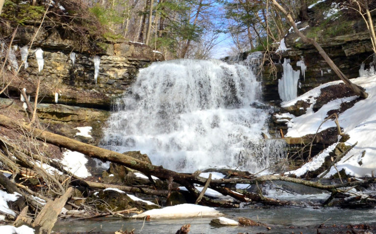 Lower DeCew Falls During Spring Thaw :: I've Been Bit! Travel Blog