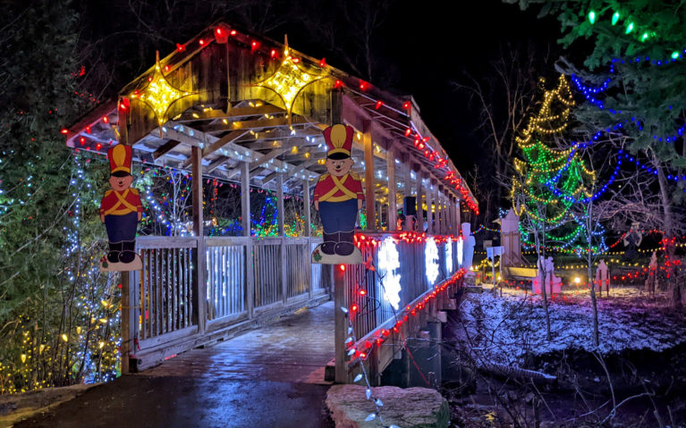 Festive Light Displays at Christmas in the Park in Orangeville :: I've Been Bit! Travel Blog