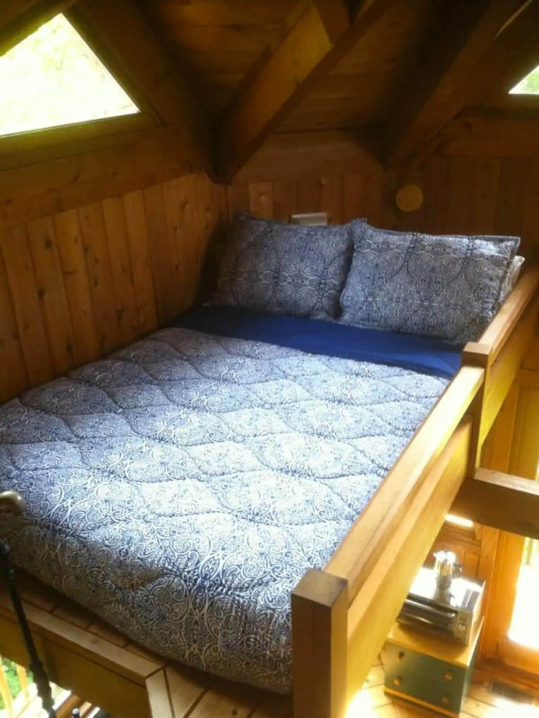 Shot of Sleeping Area in the Port Perry Treehouse - Image From Airbnb :: I've Been Bit! Travel Blog
