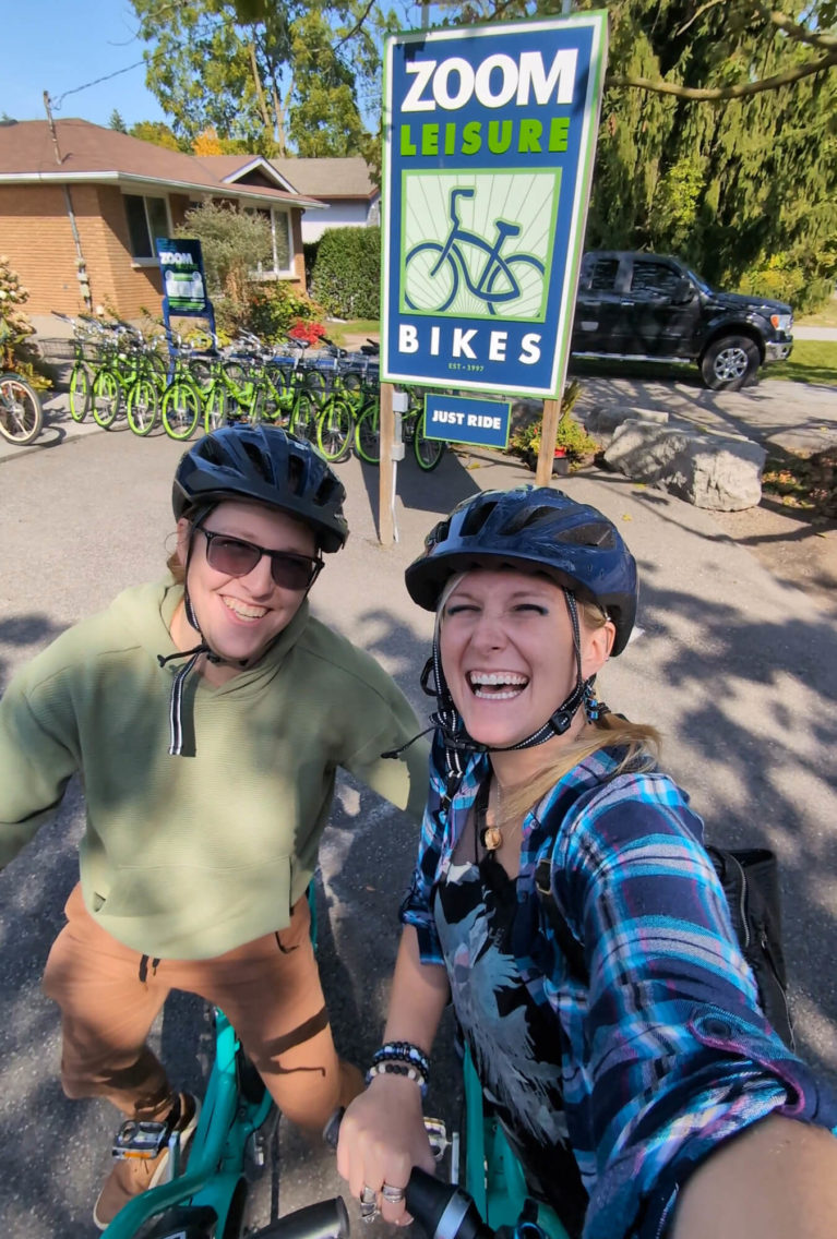 Lindz Ready to Go with Her eBike from Zoom Leisure Bike Rentals in Niagara-on-the-Lake :: I've Been Bit! Travel Blog