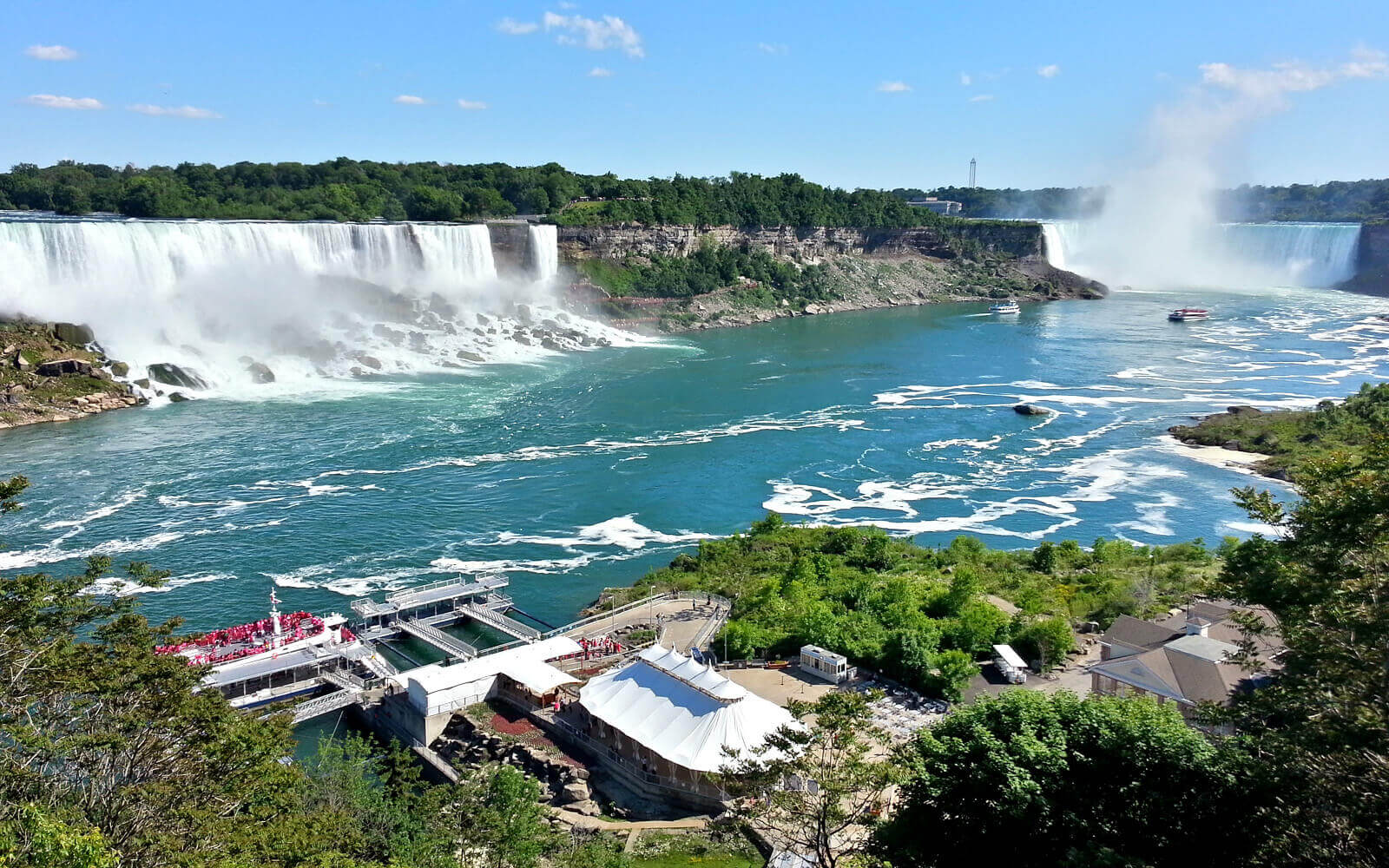 View of the American Falls and the Horseshoe Falls :: I've Been Bit! Travel Blog