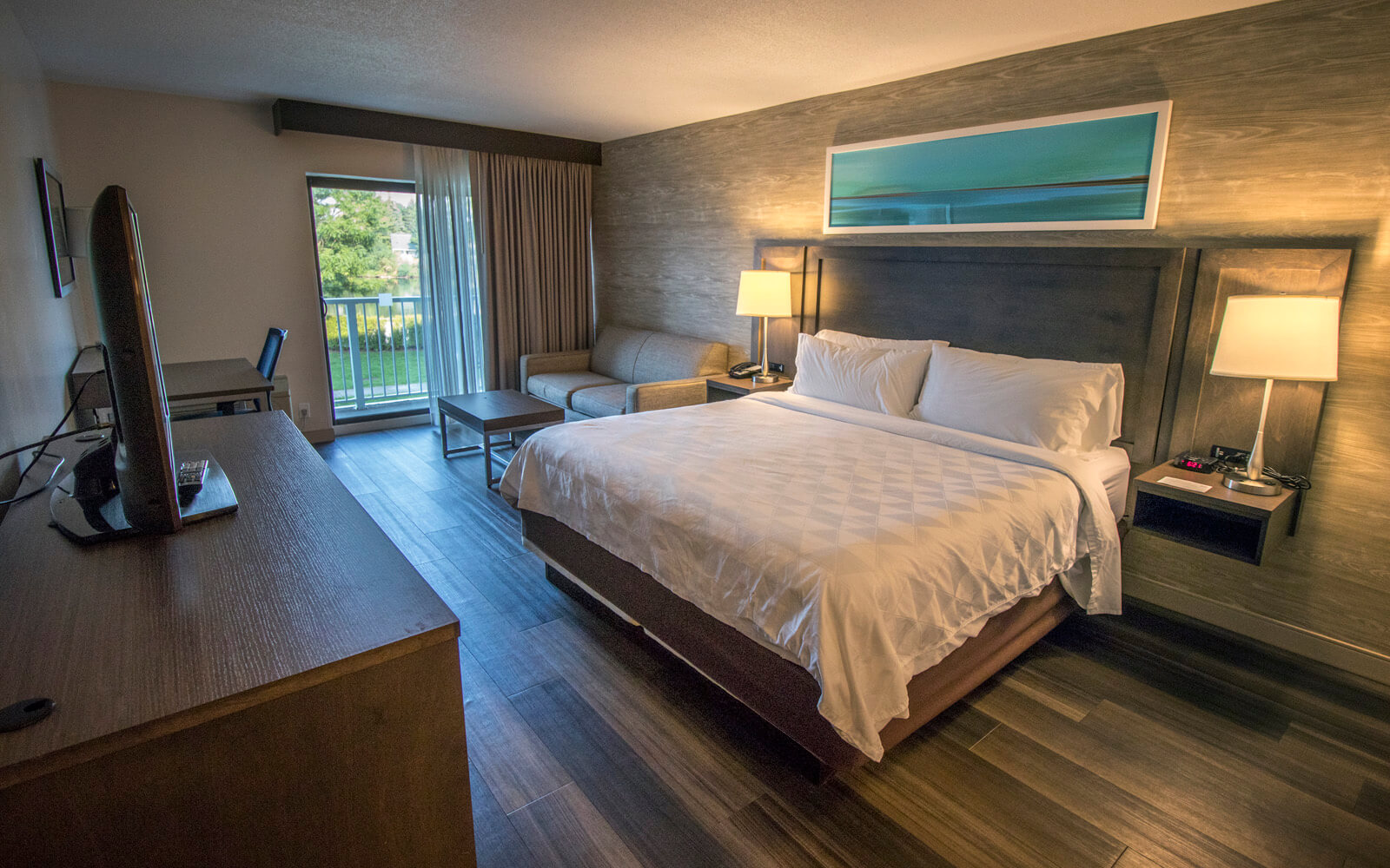 My Riverside Hotel Room at the Holiday Inn Peterborough Waterfront :: I've Been Bit! Travel Blog