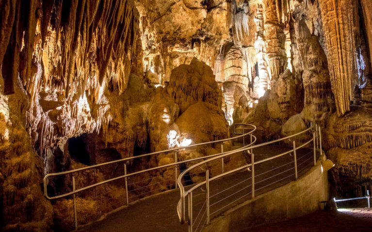 One of the Many Magnificent Views You'll Find in the Luray Caverns :: I've Been Bit! Travel Blog
