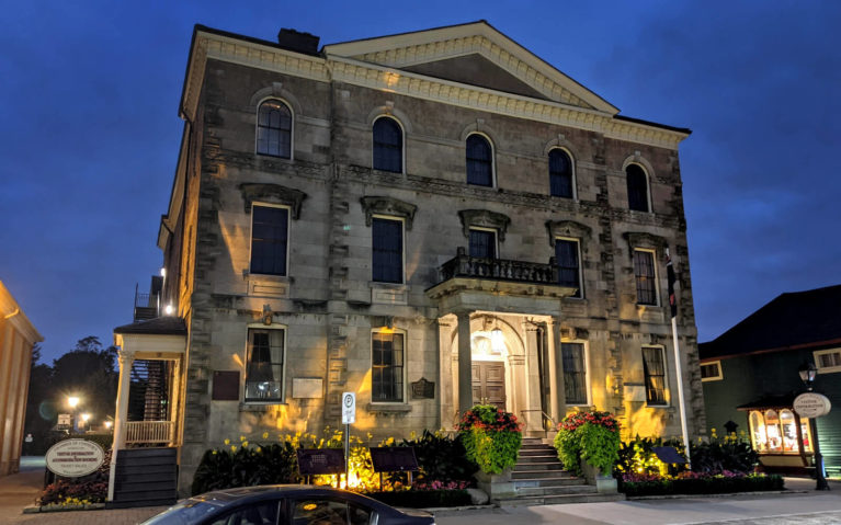Niagara-on-the-Lake's Old Courthouse at Dusk :: I've Been Bit! Travel Blog