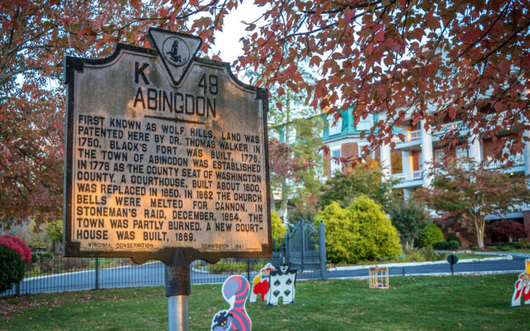 Abingdon Sign and the Martha Washington :: I've Been Bit! Travel Blog