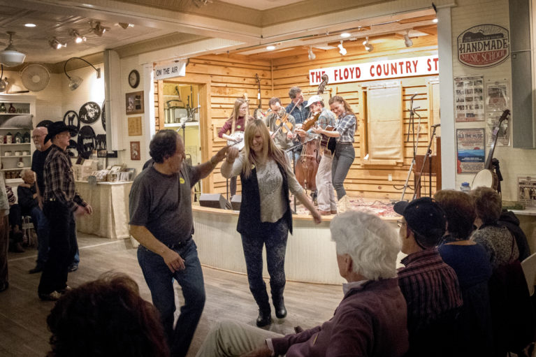 Lindsay in the Middle of the Dance Floor at Floyd Country Store's Friday Night Jamboree :: I've Been Bit! Travel Blog