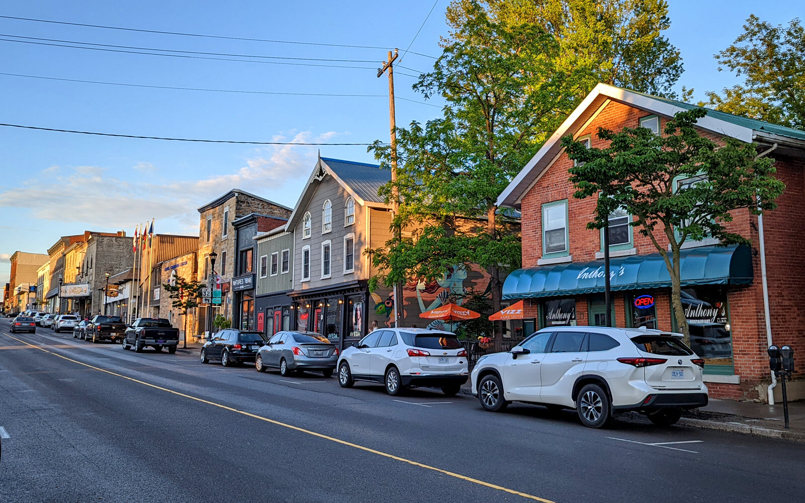 bmo gananoque hours