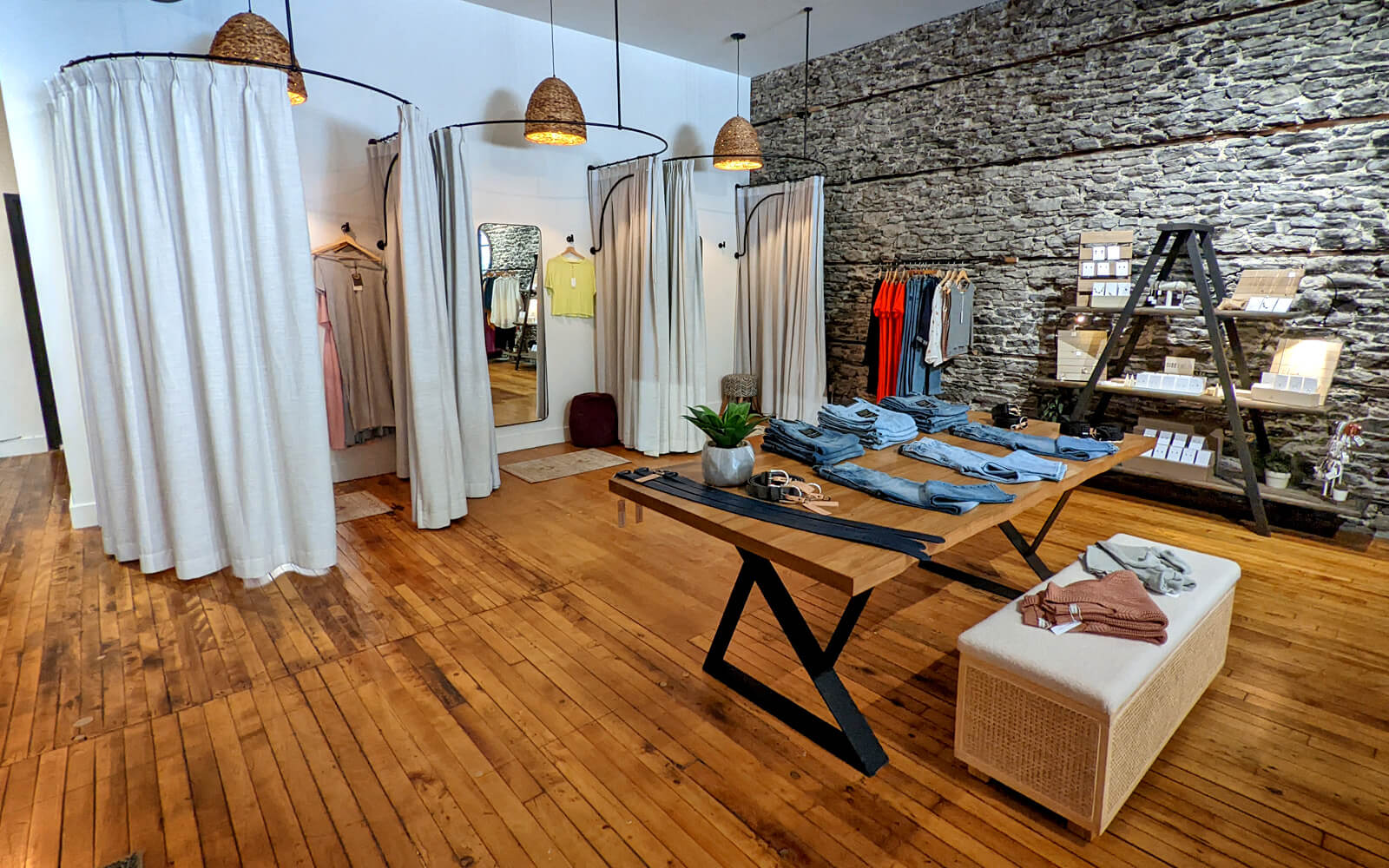 Pure Honey Boutique in the Heart of Belleville :: I've Been Bit! Travel Blog